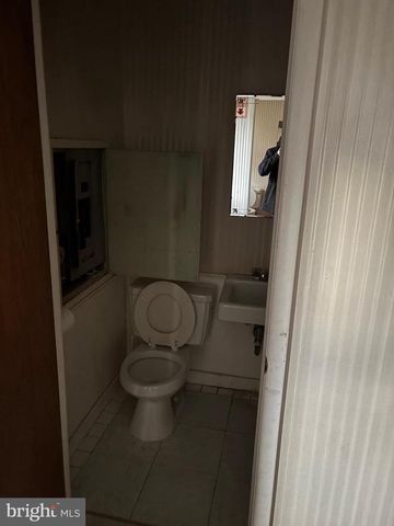 869 BEVERLY RD, Burlington, NJ 08016