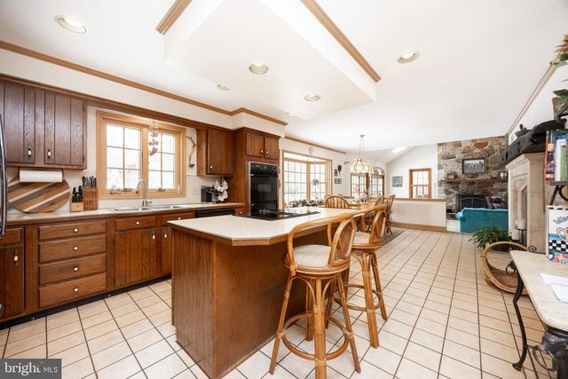 21 LEXINGTON MNR, Glenmoore, PA 19343