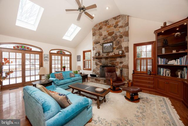 21 LEXINGTON MNR, Glenmoore, PA 19343