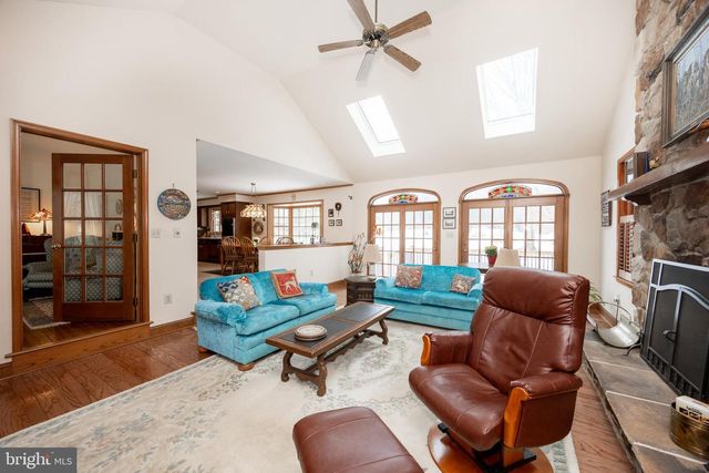 21 LEXINGTON MNR, Glenmoore, PA 19343