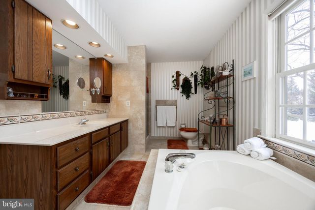 21 LEXINGTON MNR, Glenmoore, PA 19343