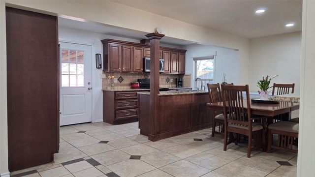 1807 Redbud Circle, Carrollton, TX 75006