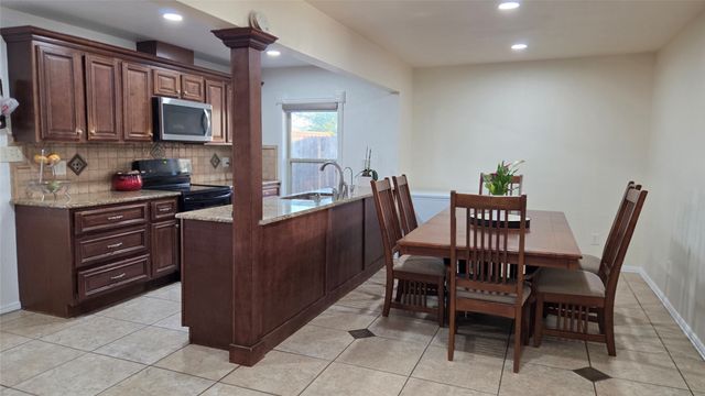 1807 Redbud Circle, Carrollton, TX 75006