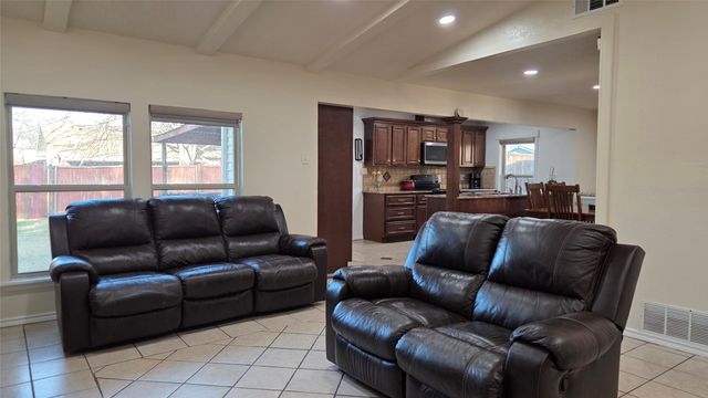 1807 Redbud Circle, Carrollton, TX 75006