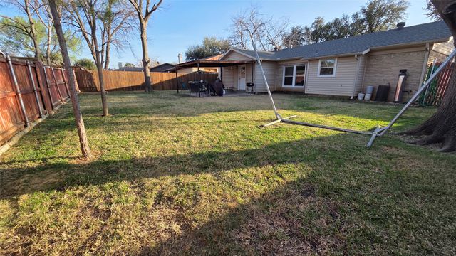1807 Redbud Circle, Carrollton, TX 75006