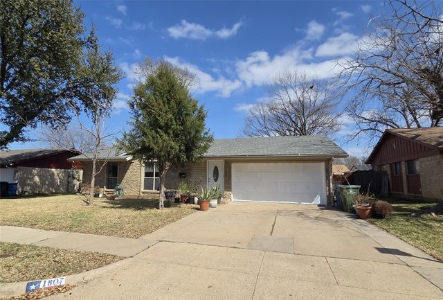 1807 Redbud Circle, Carrollton, TX 75006