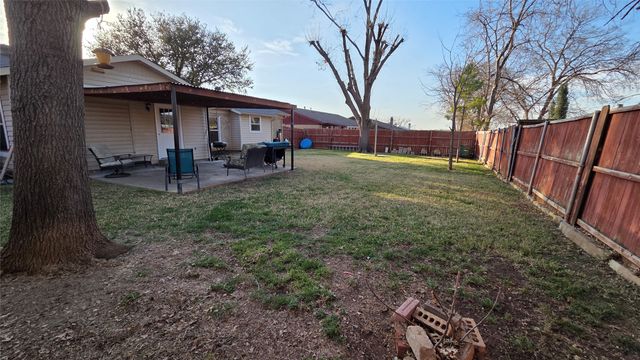 1807 Redbud Circle, Carrollton, TX 75006