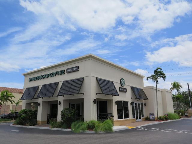 20 Walcott Drive, Boynton Beach, FL 33426