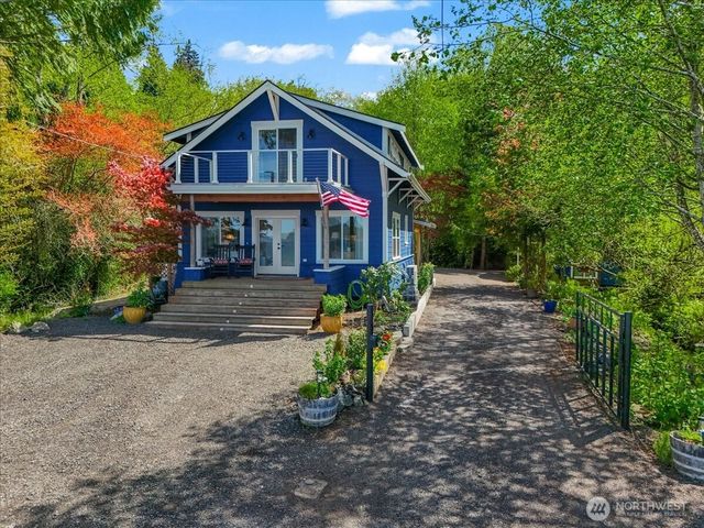 1273 Beach Drive E, Port Orchard, WA 98366