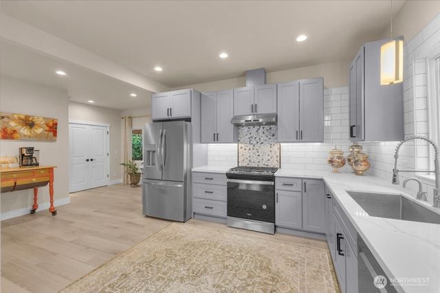 1273 Beach Drive E, Port Orchard, WA 98366