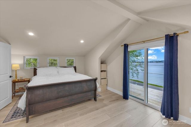 1273 Beach Drive E, Port Orchard, WA 98366