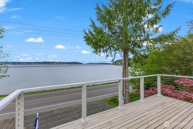 1273 Beach Drive E, Port Orchard, WA 98366