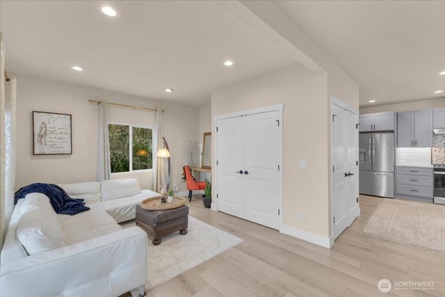 1273 Beach Drive E, Port Orchard, WA 98366