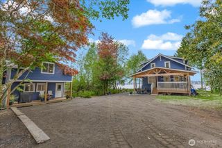 1273 Beach Drive E, Port Orchard, WA 98366