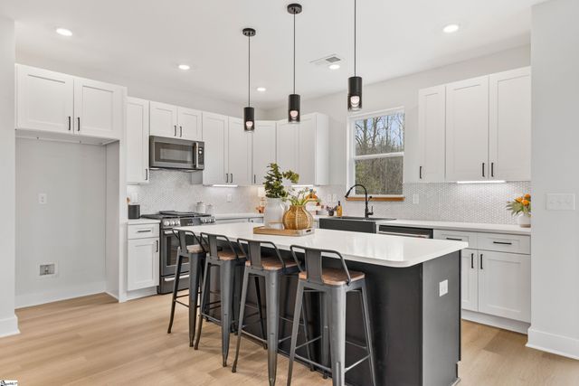 321 Serendipity Lane, Spartanburg, SC 29301