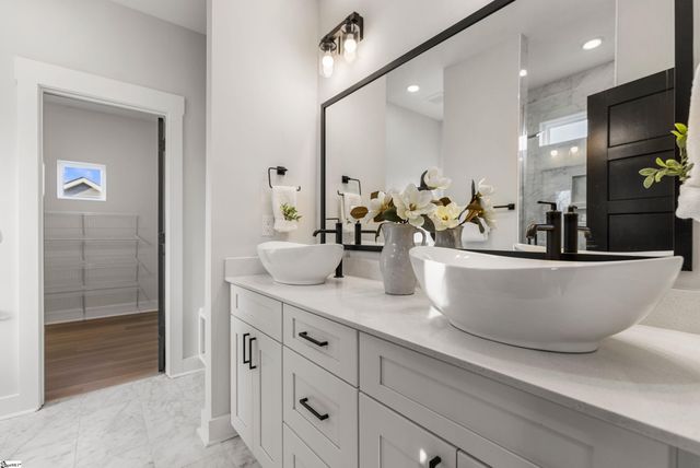 321 Serendipity Lane, Spartanburg, SC 29301