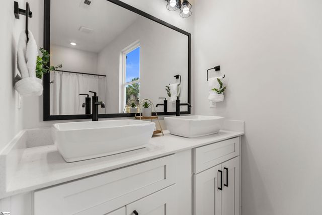 321 Serendipity Lane, Spartanburg, SC 29301