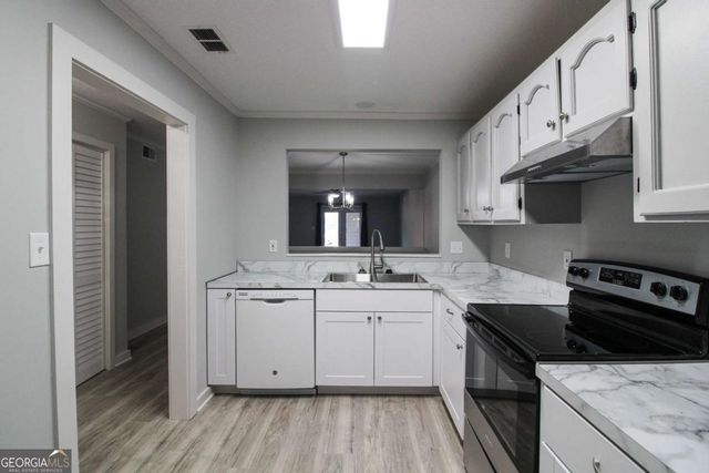 2505 W Broad Street 212, Athens, GA 30606