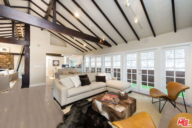 3401 Camino De La Cumbre, Sherman Oaks, CA 91423