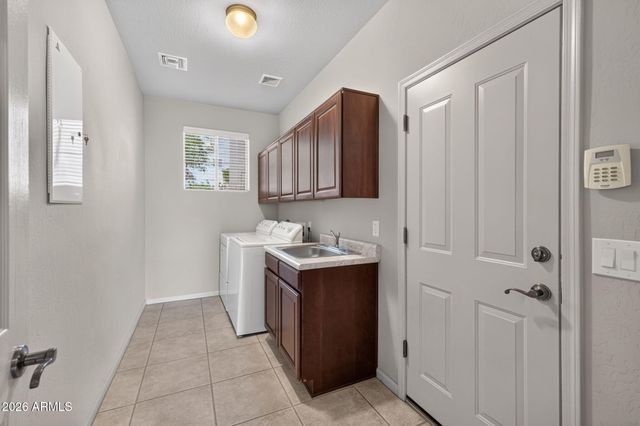 9987 E Fools Gold Place, Gold Canyon, AZ 85118