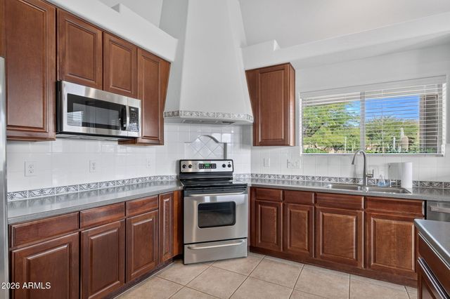 9987 E Fools Gold Place, Gold Canyon, AZ 85118