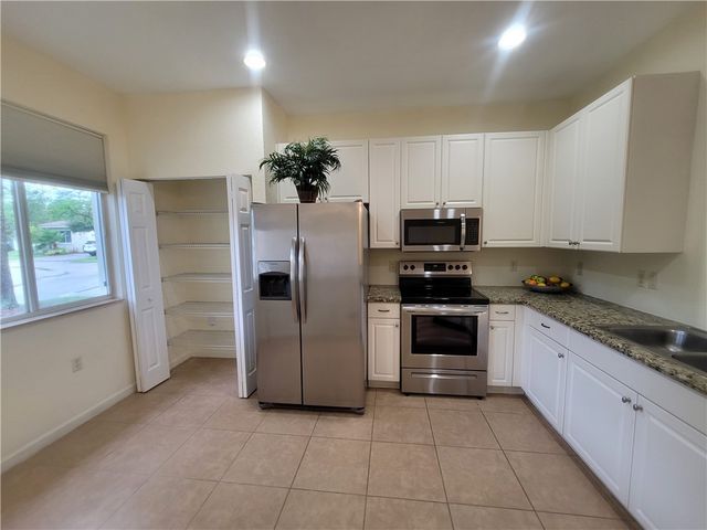2582 Langrove Lane SW, Vero Beach, FL 32962