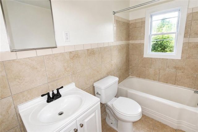 541 W Lake Avenue NW, Atlanta, GA 30318
