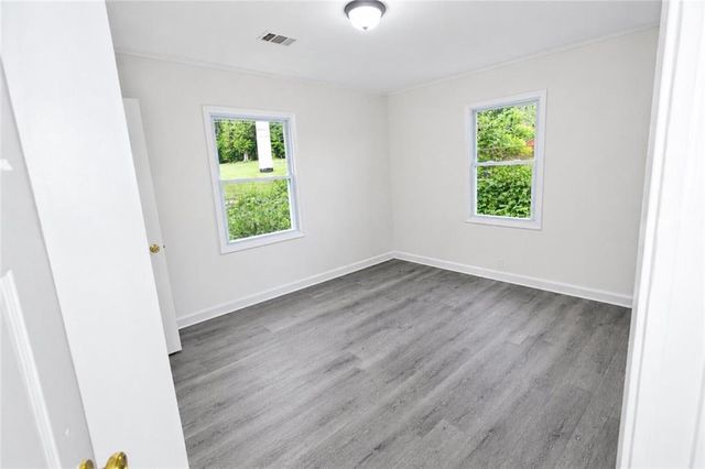 541 W Lake Avenue NW, Atlanta, GA 30318