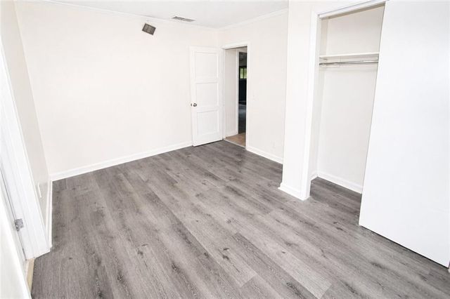 541 W Lake Avenue NW, Atlanta, GA 30318