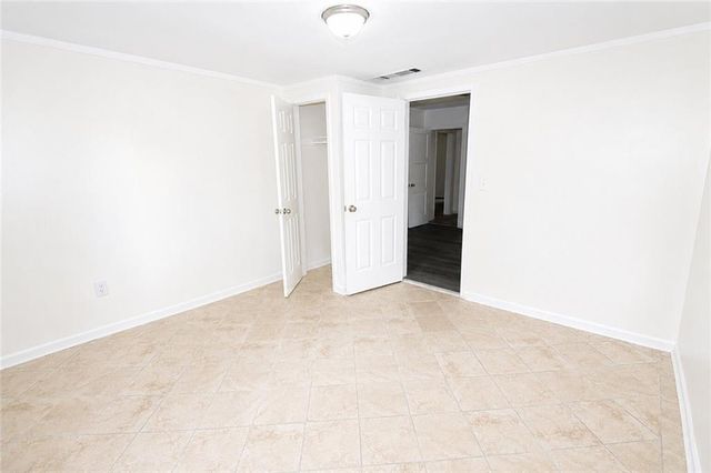541 W Lake Avenue NW, Atlanta, GA 30318
