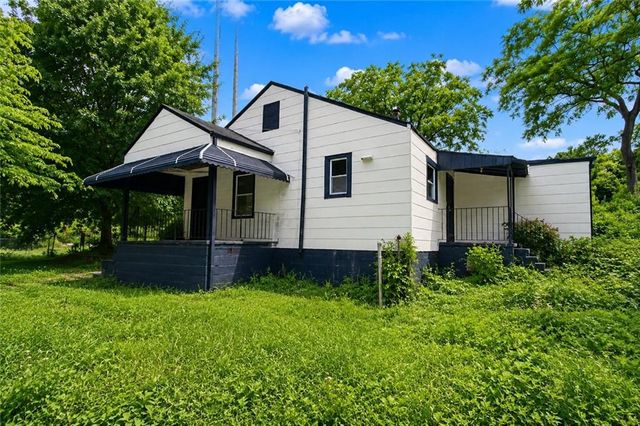 541 W Lake Avenue NW, Atlanta, GA 30318