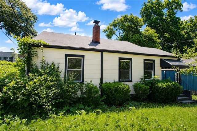 541 W Lake Avenue NW, Atlanta, GA 30318