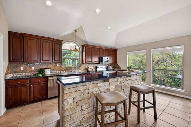 1130 Canyon Springs DR, Canyon Lake, TX 78133