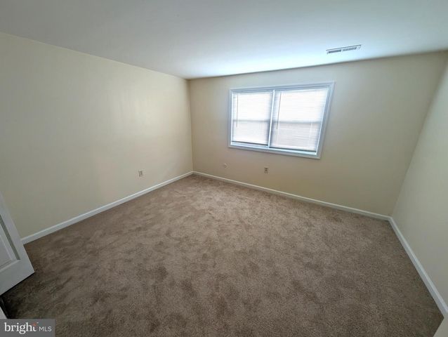 12-4 FLORENCE TOLLGATE, Florence, NJ 08518