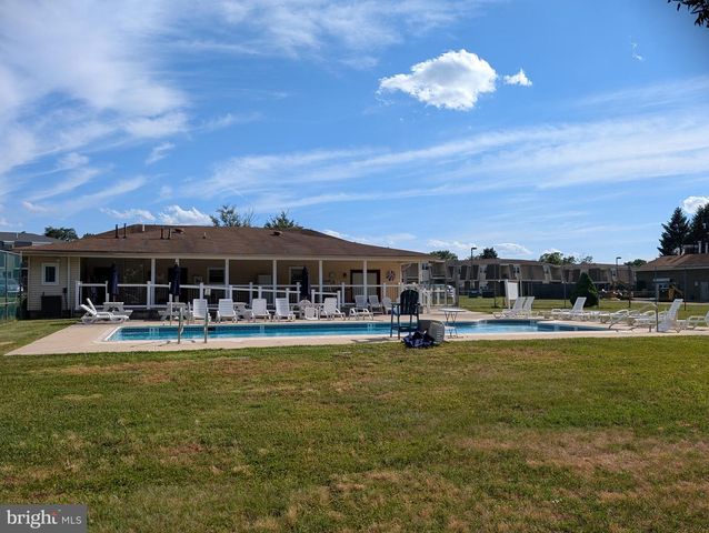 12-4 FLORENCE TOLLGATE, Florence, NJ 08518