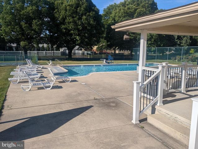 12-4 FLORENCE TOLLGATE, Florence, NJ 08518