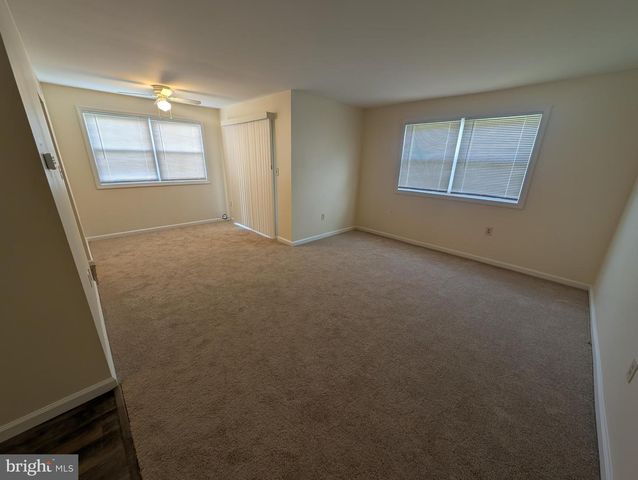 12-4 FLORENCE TOLLGATE, Florence, NJ 08518