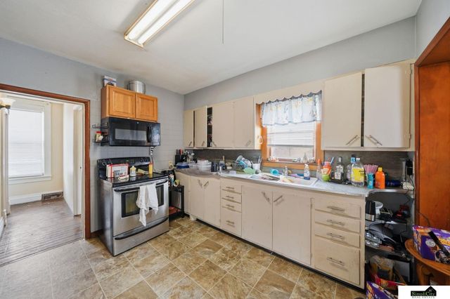 6128 Ballard Avenue, Lincoln, NE 68507