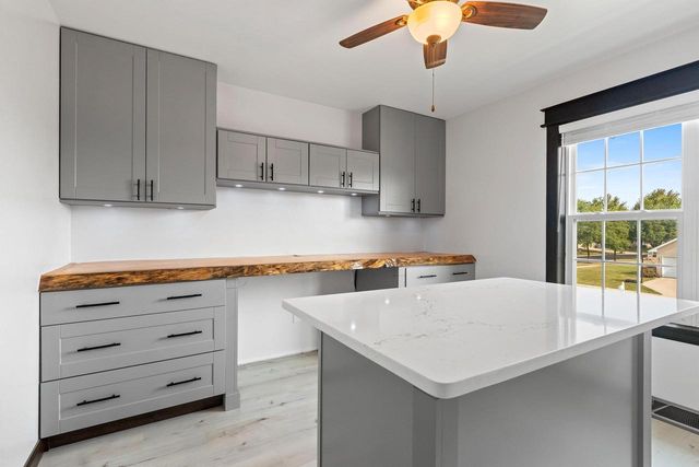 399 WATERVIEW ROAD, De Pere, WI 54115