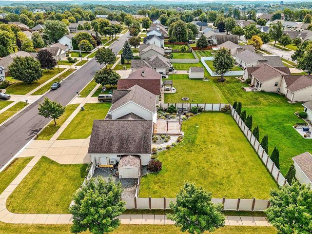 399 WATERVIEW ROAD, De Pere, WI 54115