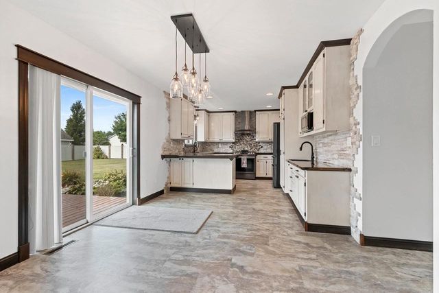 399 WATERVIEW ROAD, De Pere, WI 54115