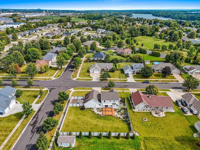 399 WATERVIEW ROAD, De Pere, WI 54115