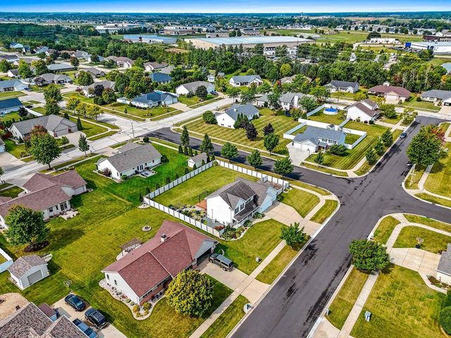 399 WATERVIEW ROAD, De Pere, WI 54115