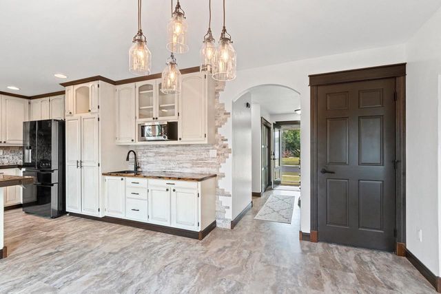 399 WATERVIEW ROAD, De Pere, WI 54115