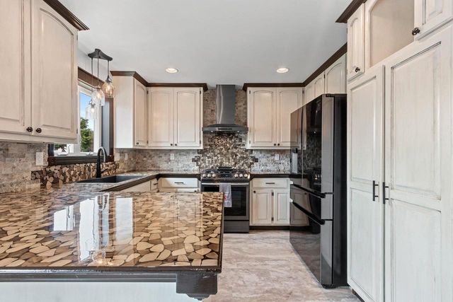 399 WATERVIEW ROAD, De Pere, WI 54115