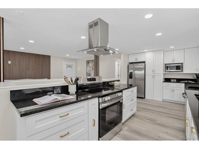 10523 W 62nd Pl, Arvada, CO 80004