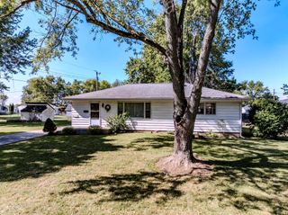 2005 S Hemlock Road, Muncie, IN 47302