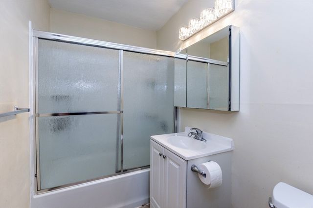 22 Kenmar Dr 200, Billerica, MA 01821