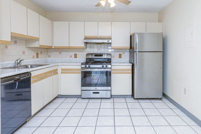 22 Kenmar Dr 200, Billerica, MA 01821