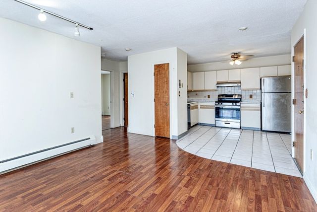 22 Kenmar Dr 200, Billerica, MA 01821